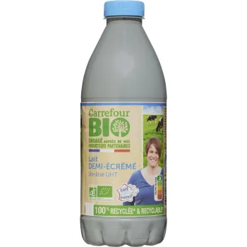 Lait demi-?cr?m? st?rilis? UHT