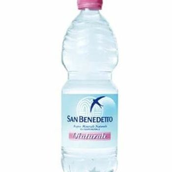 Acqua naturale